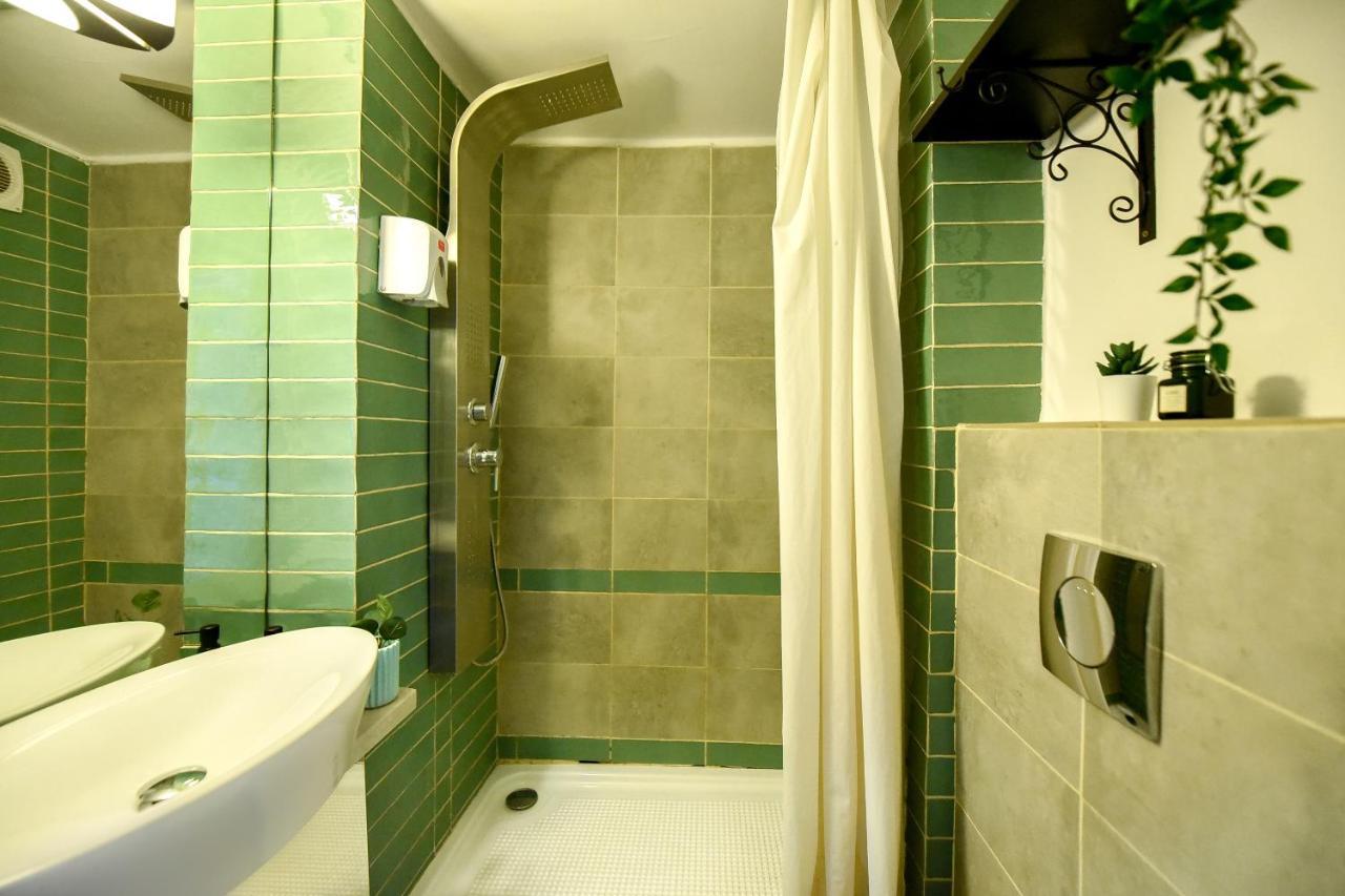 Captivating Old Town Apartment Bucharest Exterior photo